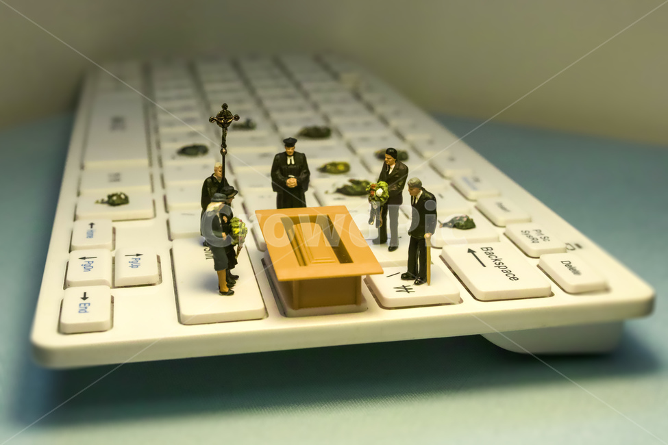 장례,장례식,슬픔,죽음,이별,작별,끝,인생,키보드,자판,keyboard,funeral,장사,death,passing,미니어처,사물,물건,오브젝트,thing,object,matter,연출,컨셉,콘셉,direction,concept
