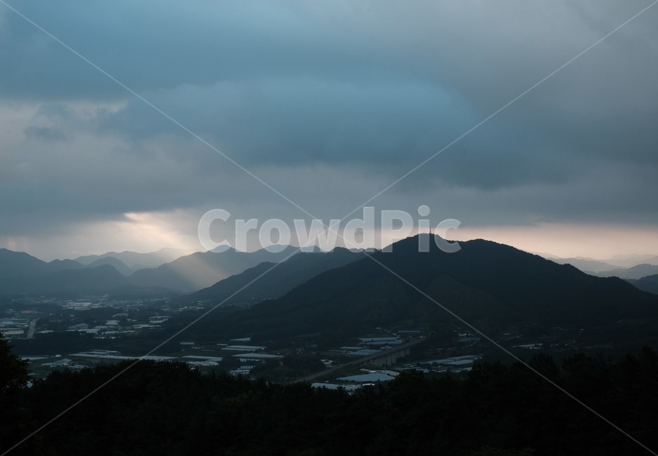아침해,일출,빛내림,구름,구름낀하늘,mountain range,산맥,nature,자연,outdoors,옥외,mountain,산