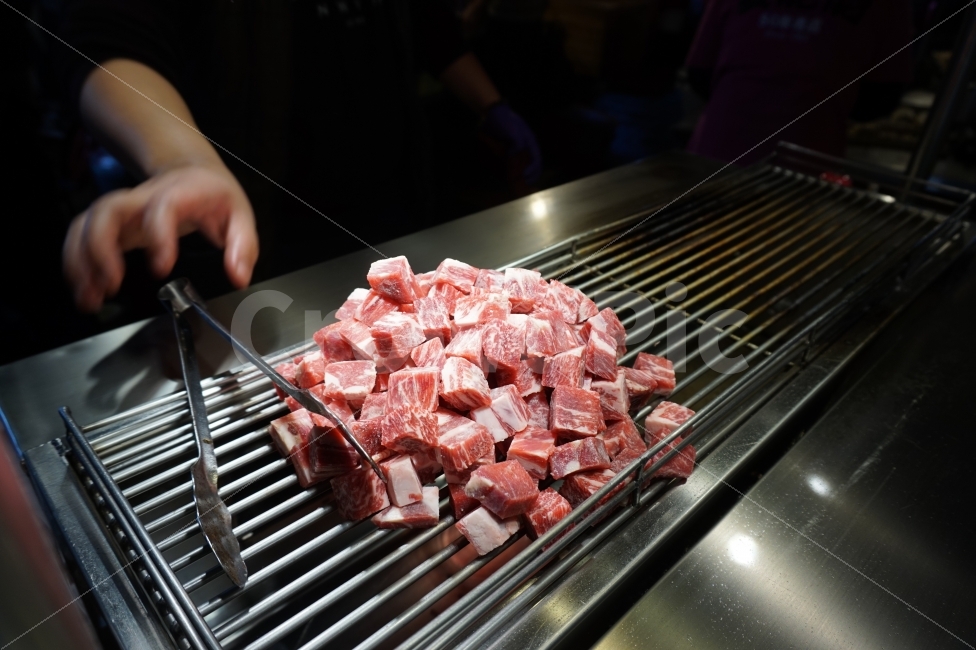 대만,스린야시장,야시장,간식,후식,디저트,음식,스테이크,큐브스테이크,고기,meat,food,Taiwan,Taipei,steak,cubesteak,Dessert,Midnightmeal,nightmarket,사람,인물,인간,human,person,신체일부,몸,body,음식,식재료,요리,food,cook,meal,dishes,food reserves,육류,고기,meat