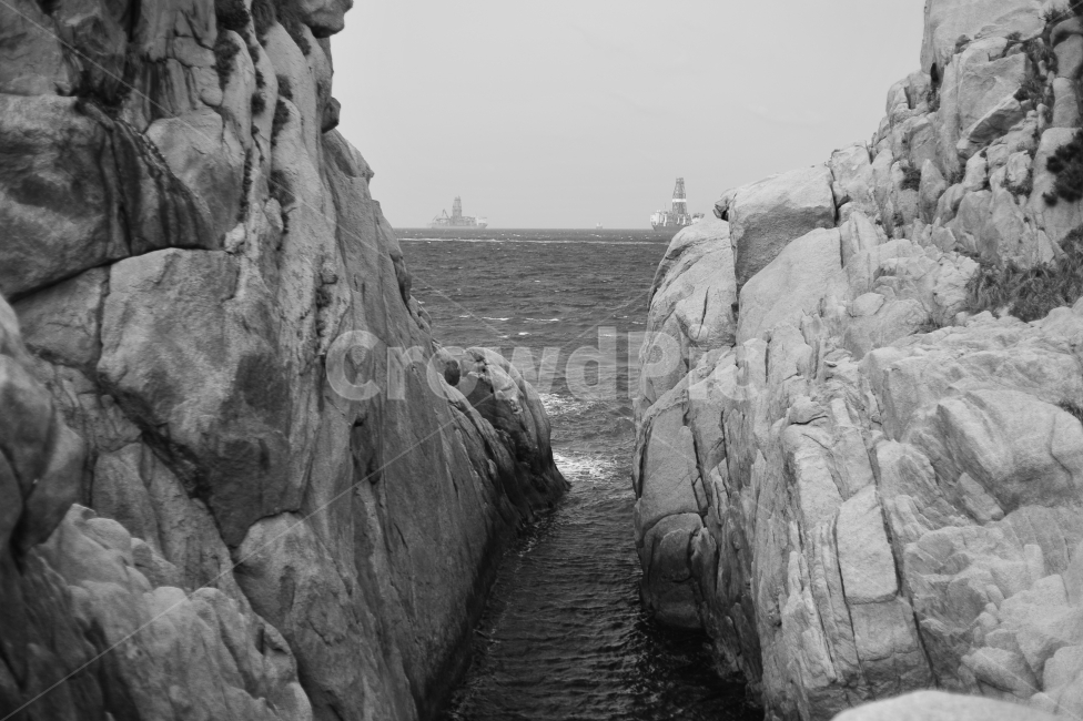 바다,바위,틈,추억,감성,자연,풍경,nature,landscape,흑백,모노톤,monochrome,black and white
