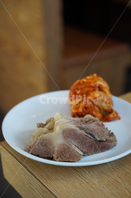 수육,보쌈,고기,육류,한식,요리,음식,김치,보쌈김치,반찬,음식,식재료,요리,food,cook,meal,dishes,food reserves,육류,고기,meat,한식,한국음식,한국요리,korean food,korean dishes,korean meal,korean cook