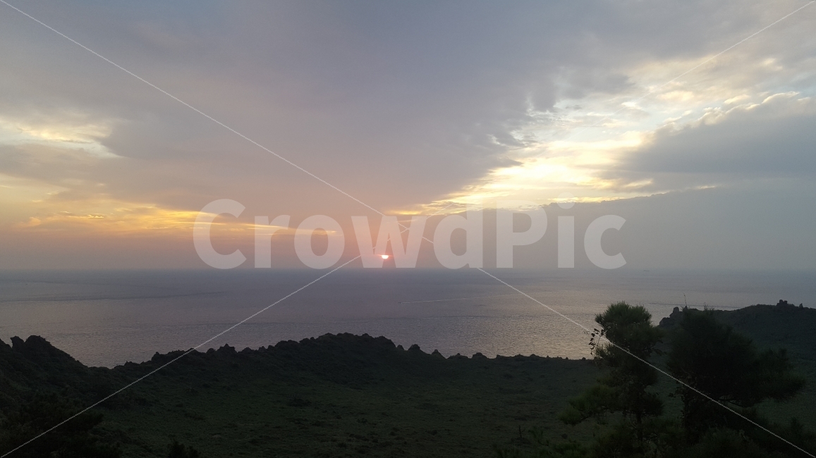 여행,travel,여행사진,국내여행,혼자여행,사진,배경사진,배경,이쁜사진,색감,색감좋은사진,제주도,제주도여행,제주,성산일출봉,일출,아침,바다,태양,풍경,풍경사진,자연,풍경,nature,landscape,제주도,jeju,jeju island,outdoors,옥외,sunset,일몰,sky,하늘,dusk,황혼,red sky,붉은 하늘,dawn,새벽,light,빛,flare,플레어