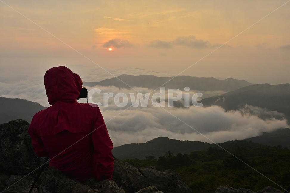 무주,향적봉,덕유산,덕유산아침,운해,일출,덕유산일출,grassland,목초지,경치,경관,풍경,clothing,의류,apparel,의복,nature,자연,outdoors,옥외,사람,인간