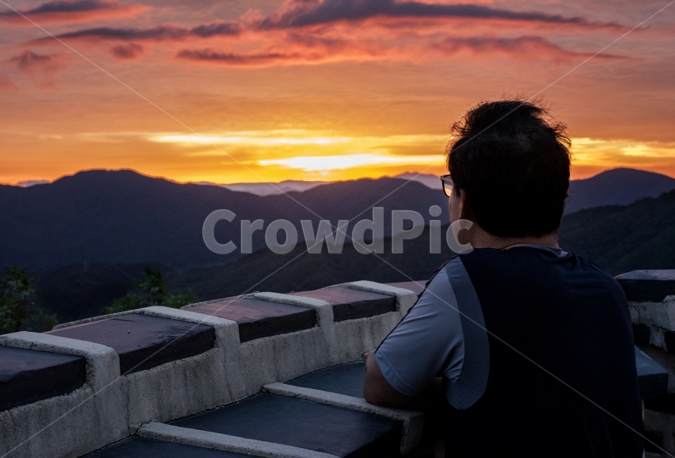 남한산성,일출,해,아버지,아빠,풍경,landscape,sunset,사람,인물,인간,human,person,남성,남자,man,male,고독함,외로움,쓸쓸함,우울함,슬픔,lonely,solitary