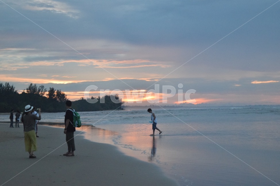shoreline,해안선,water,물,person,사람,human,인간,ocean,대양,sea,바다,outdoors,옥외,nature,자연,beach,바닷가,coast,연안,land,땅,코타키나발루,kota,kotakinabalu