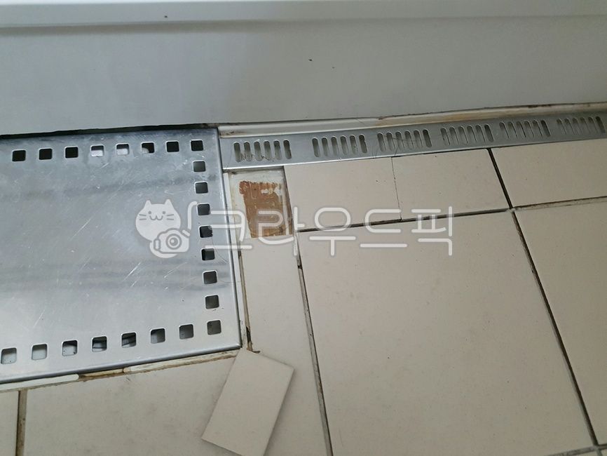 Tile replacement,home repairs,tile,Tile repair,floor tiles,bathroom tiles