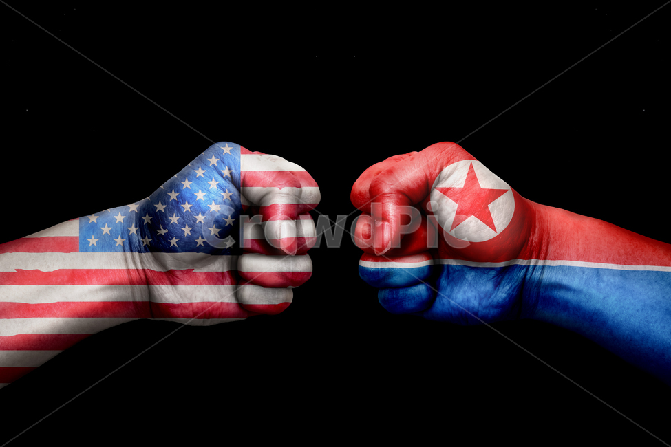 hand,손,person,분쟁,협정,미국,북한,위협,불화,싸움,전쟁,협상,인간,human,국기,연출,컨셉,갈등,관세,비즈니스,금융,무역전쟁,보복,경제,서양,동양,강대국,해외,외국,세계,foreign,oversea,world