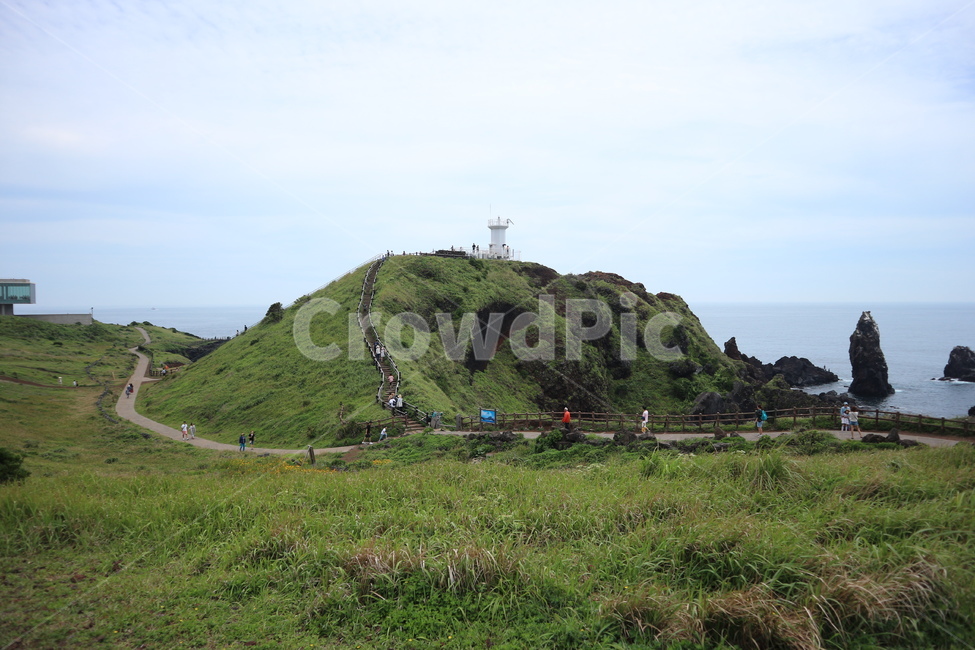 제주도,제주,섭지코지,제주도섭지코지,제주바다,제주관광지,섭지코지바다,자연,대자연,경치,풍경,바다,돌,현무암,초록색,한국자연풍경,한국자연경관,휴가,피톤치드,힐링,들판,하늘,구름,맑음,맑은날,광치기해변,해안길,산책로,산책,해안,jeju,jejodo,sea,nature,landscape,jejuisland,green,전망,korean