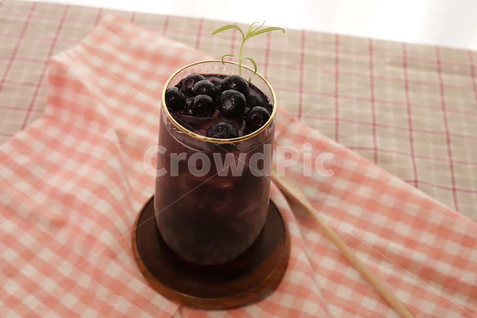 블루베리에이드,블루베리음료,블루베리,카페음료,홈카페,카페디저트,카페테이블,음료수,drink,beverage,커피,카페,coffee,cafe