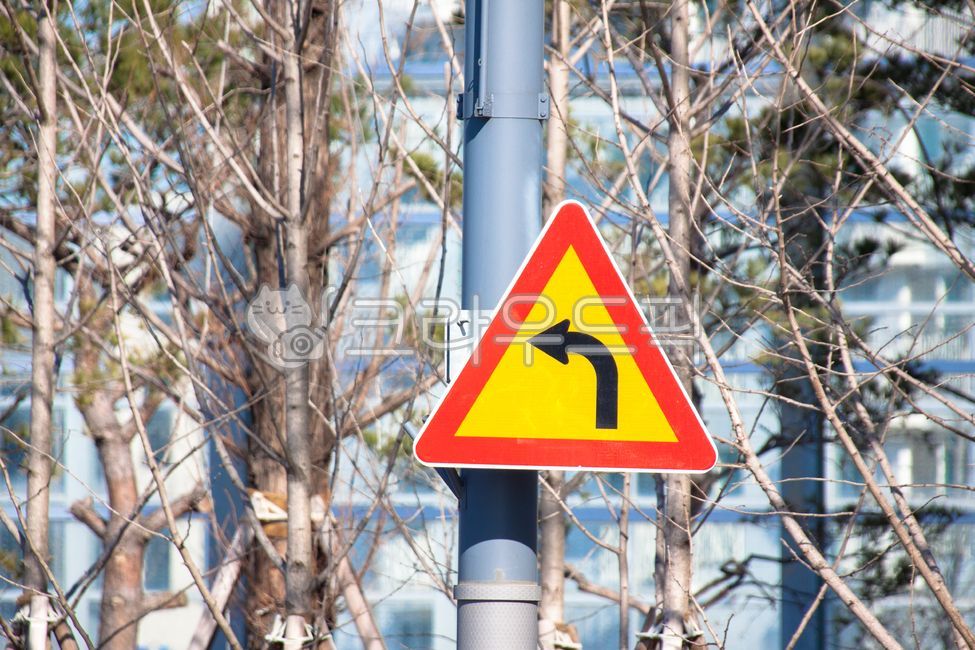 표지판,옥외표지판,도로표지판,좌회전,좌회전표지판