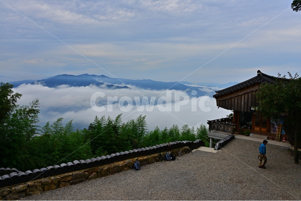 person,사람,human,인간,road,도로,dirtroad,흙길,gravel,자갈,nature,자연,scenery,풍경,outdoors,옥외,구례,사성암,유적지,사적지,문화재,한국,전통,한국전통,운해,섬진강운해