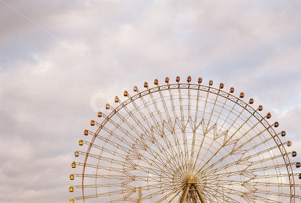 관람차,놀이공원,하늘,관람차풍경,구름,놀이공원,놀이동산,놀이터,amusement park,playground