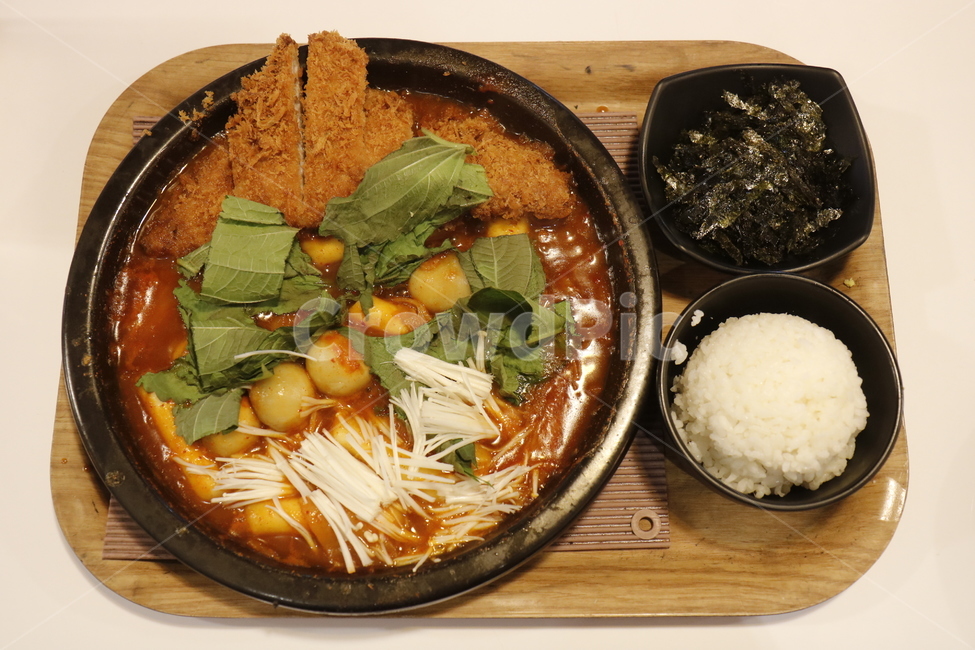 분식,돈가스,돈까스,떡볶이,뚝배기,떡볶이돈가스,뚝배기돈가스,뚝배기떡볶이,음식,식재료,요리,food,cook,meal,dishes,food reserves,육류,고기,meat