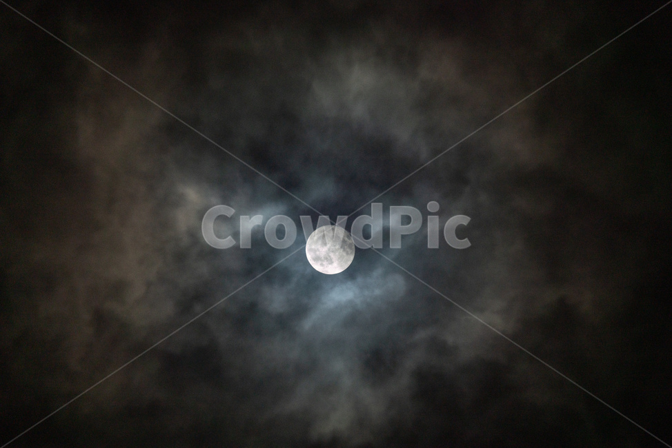 보름달,만월,달,moon,fullmoon,밤하늘,하늘,구름,clouds,신비,야경,밤,풍경,nightscape,night,landscape