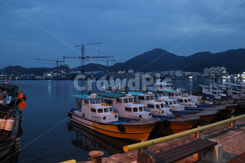 바다,배,통영,한국,sea,ship,tongyeong,korea,자연,풍경,nature,landscape,산업,industry,industrial,어업,fishery,fishing industry,water,물,vehicle,차량,boat,보트,transportation,교통,waterfront,워터 프론트,watercraft,선박,port,포트,pier,교각