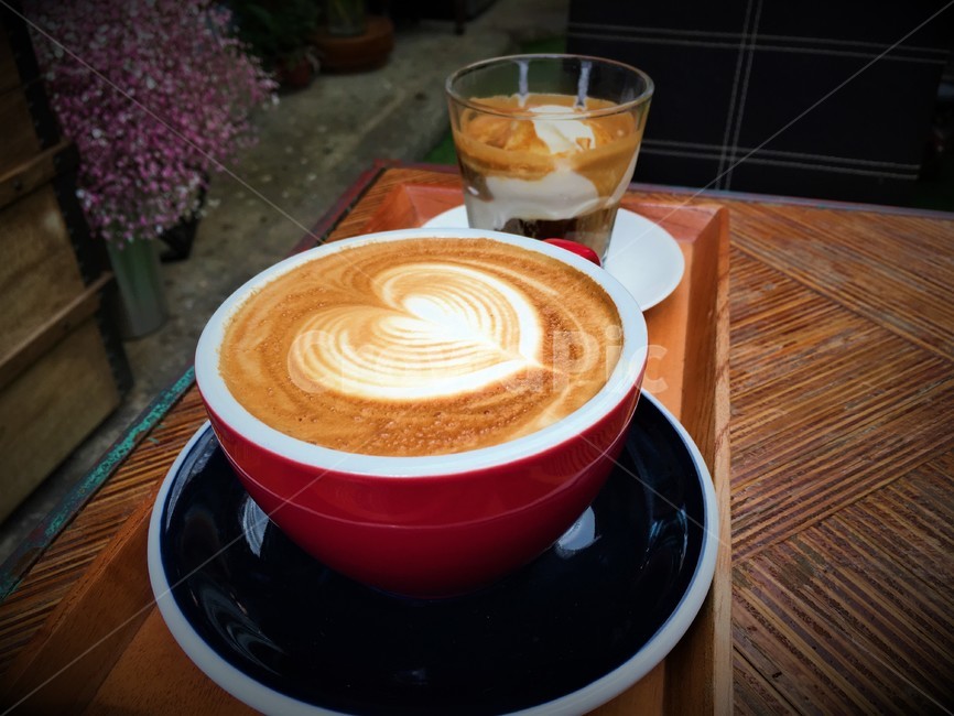 라떼아트,라떼아트하트,하트,커피,빈티지카페,사물사진,카페,따뜻한분위기,휴식,coffee,cafe,커피,카페,coffee,cafe