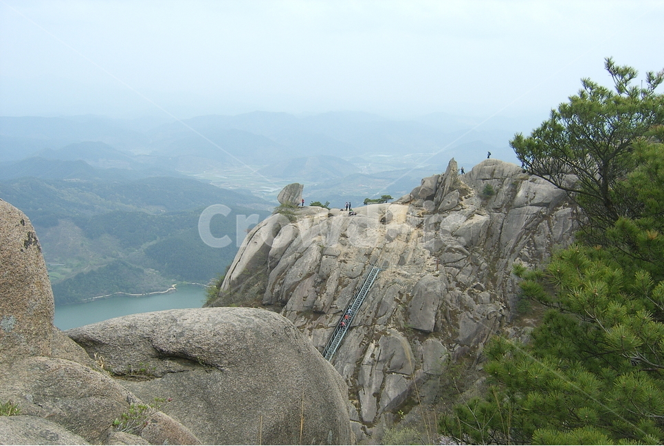황매산,모산재,돛대바위,황포돛대,돛대바위능선,자연,풍경,nature,landscape,한국자연풍경,한국자연경관,korea nature landscape,outdoors,옥외,promontory,곶,leisure activities,레저 활동,adventure,모험