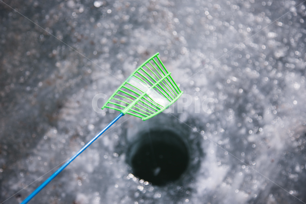 얼음,고기잡기,hole,구멍,낚시,낚시대,송어잡기,산천어축제,겨울,계절,winter,season,스포츠,레저,운동,sports,leisure,exercise