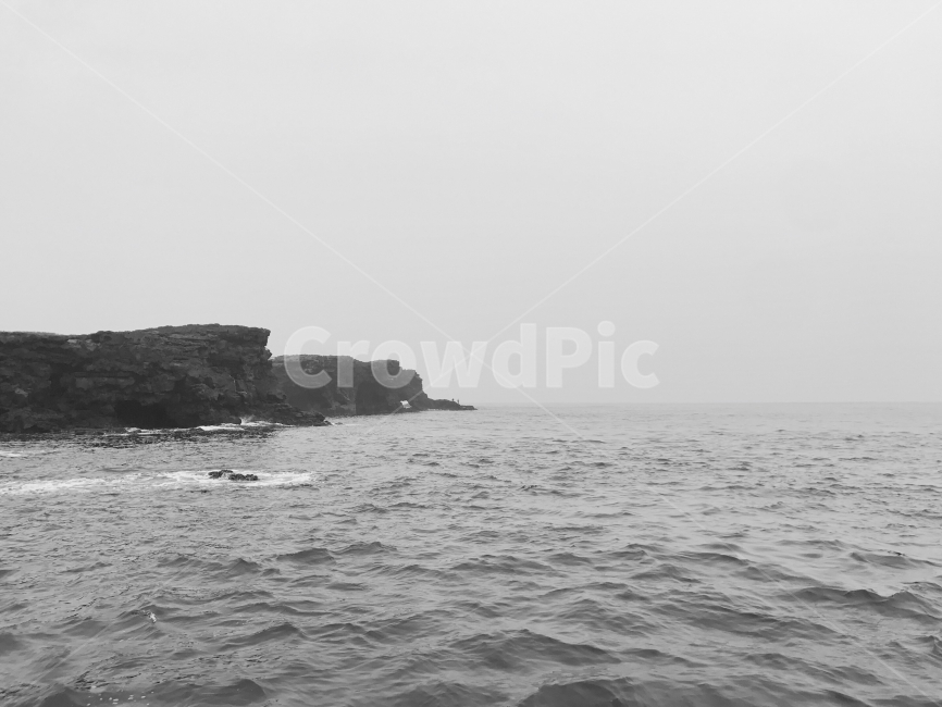 마라도,흑백,절벽,물결,여름,섬,자연,풍경,nature,landscape,한국자연풍경,한국자연경관,korea nature landscape,제주도,jeju,jeju island,흑백,모노톤,monochrome,black and white,promontory,곶,outdoors,옥외,ocean,대양,water,물,sea,바다,land,땅