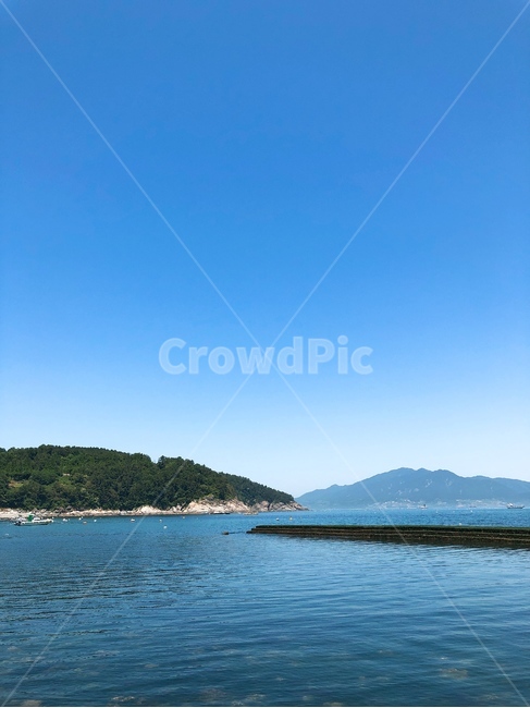 해안가,바다,자연,풍경,배경,화사함,자유,힐링,휴가,휴식,쉼터,산책,nature,야외,자연광,초록,푸른