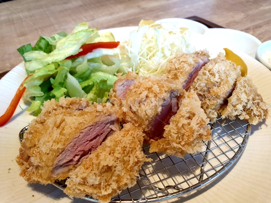 돈가스,고기,meat,돼지고기,pork,튀김,음식,food,일식,일본음식,meal,식사,점심,lunch,돈가스정식
