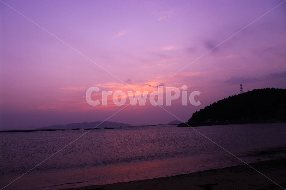 노을,sunset,일몰,파도,섬,바다,풍경,해안,하늘,구름,자연,풍경,nature,landscape,outdoors,옥외,dusk,황혼,dawn,새벽,sky,red sky,붉은 하늘