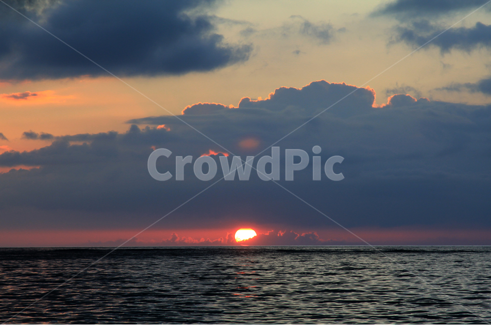 노을,오키나와,태양,해변,바다,sunrise,beach,okinawa,sea,cloud,자연,풍경,nature,landscape,sunlight,햇빛,outdoors,옥외,dawn,새벽,red sky,붉은 하늘,sunset,일몰,sky,하늘,dusk,황혼