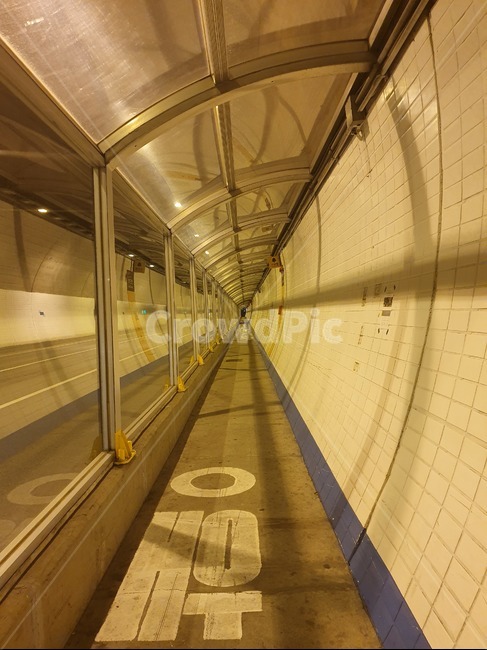 터널,tunnel,통로,집중,중심,중심점,통행로,불빛,corridor,복도,yellow