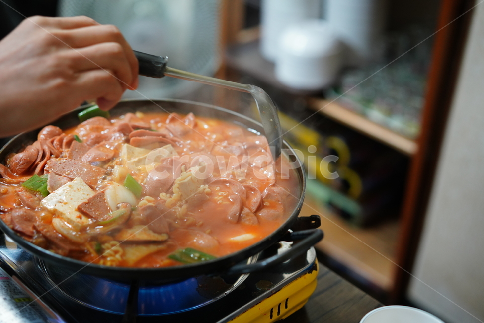 부대찌개,냄비,한식,먹거리,음식,국물,술안주,food,찌개,햄,식사,요리,bowl,음식,식재료,요리,food,cook,meal,dishes,food reserves,한식,한국음식,한국요리,korean food,korean dishes,korean meal,korean cook