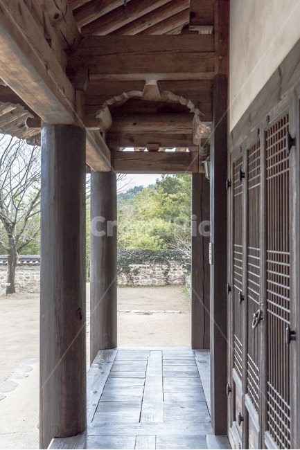 기둥,마루,고택,전통가옥,문화유산,돌담,한국전통,한국문화,korean traditional,korean culture,건축물,건물외관,exterior,building,structure,architecture,construction