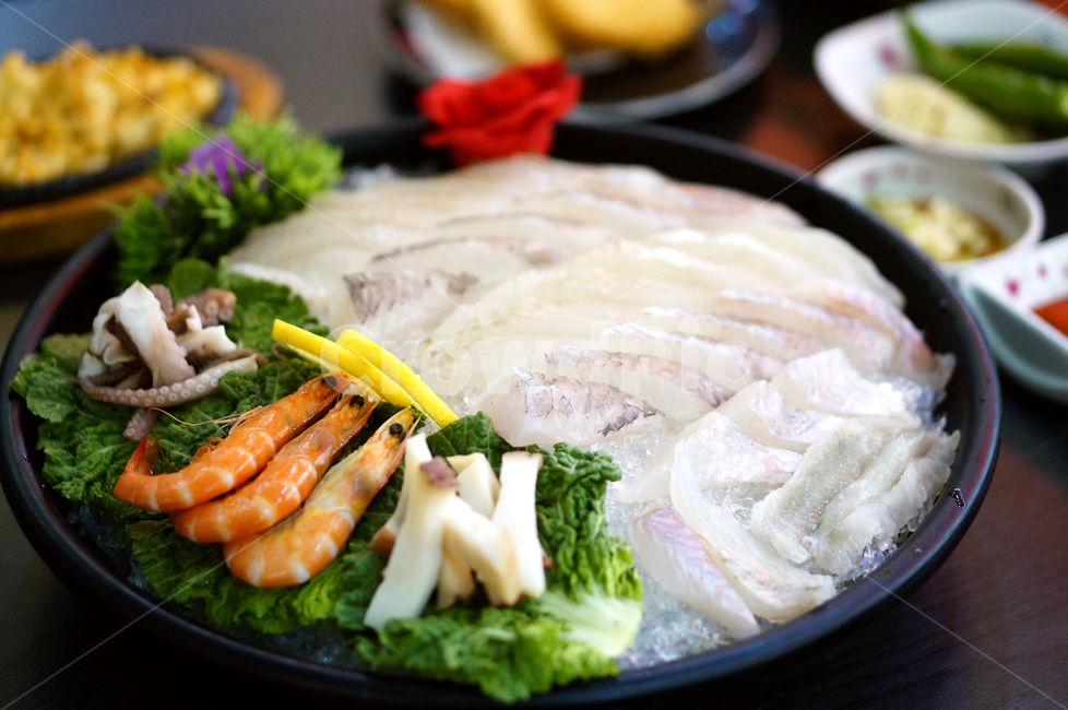 platter,meal,raw fish,Assorted raw fish,Flatfish