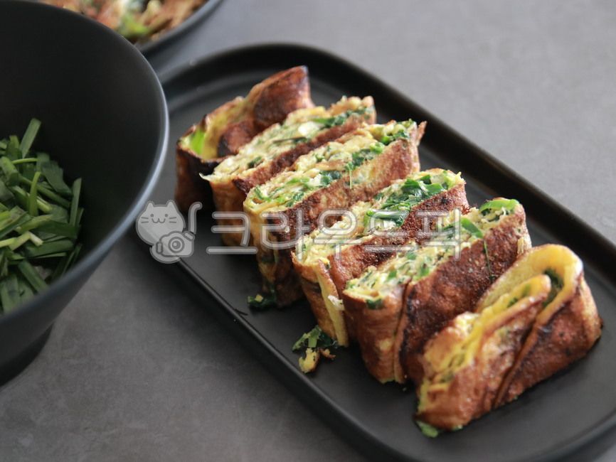 side dish,Korean,cooking,egg roll,food