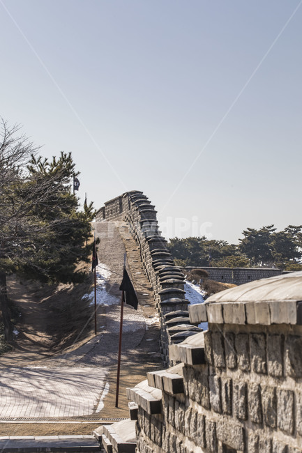 화성,수원화성,세계문화유산,문화재,국민관광지,성곽,성,성벽,힐링,성곽길,겨울,계절,winter,season,한국전통,한국문화,korean traditional,korean culture,건축물,건물외관,exterior,building,structure,architecture,construction