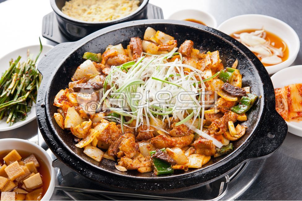 소곱창,대창,막창,염통,무쇠곱창,곱창모듬양념구이,곱창구이,무쇠곱창양념구이,곱창양념구이,음식,식재료,요리,food,cook,meal,dishes,food reserves