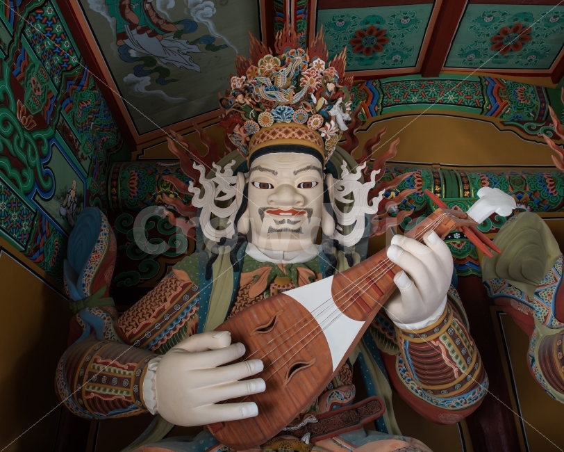 사천왕,사천왕상,도량,사찰,문화유산,배경,전통,절,경치,조용,정적인,건물,건축,보전,오래된,목조,문화,역사,한국,동양,문화재,단청,화려,위엄,다문천왕,종교,조각상,동상,석상,조형물,statue,bronze statue,stone statue,종교,신앙,religion,belief,faith
