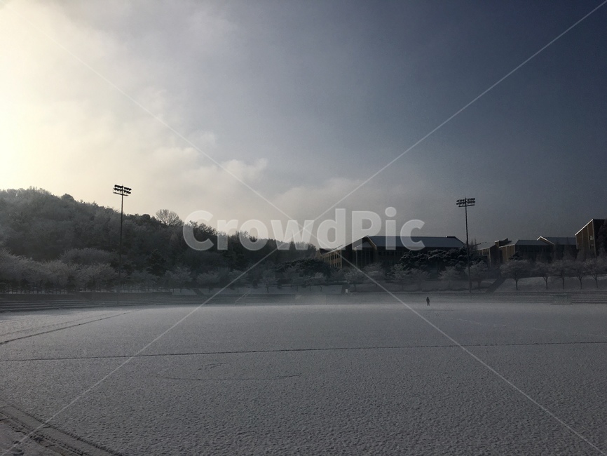 겨울,고요,눈밭,눈,공허,tarmac,타맥,asphalt,운동장,겨울,계절,winter,season,자연,풍경,nature,landscape,아스팔트