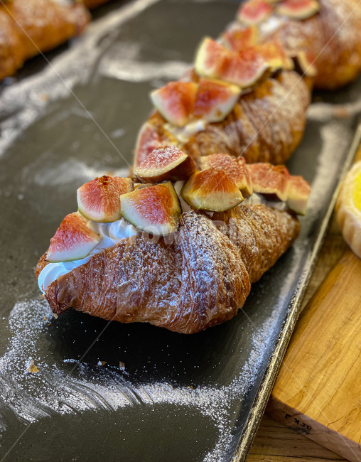 빵,bread,카페,디저트,무화과,크로와상,음식,cafe,음식,식재료,요리,food,cook,meal,dishes,food reserves,빵,bread,디저트,간식,후식,dessert,snack