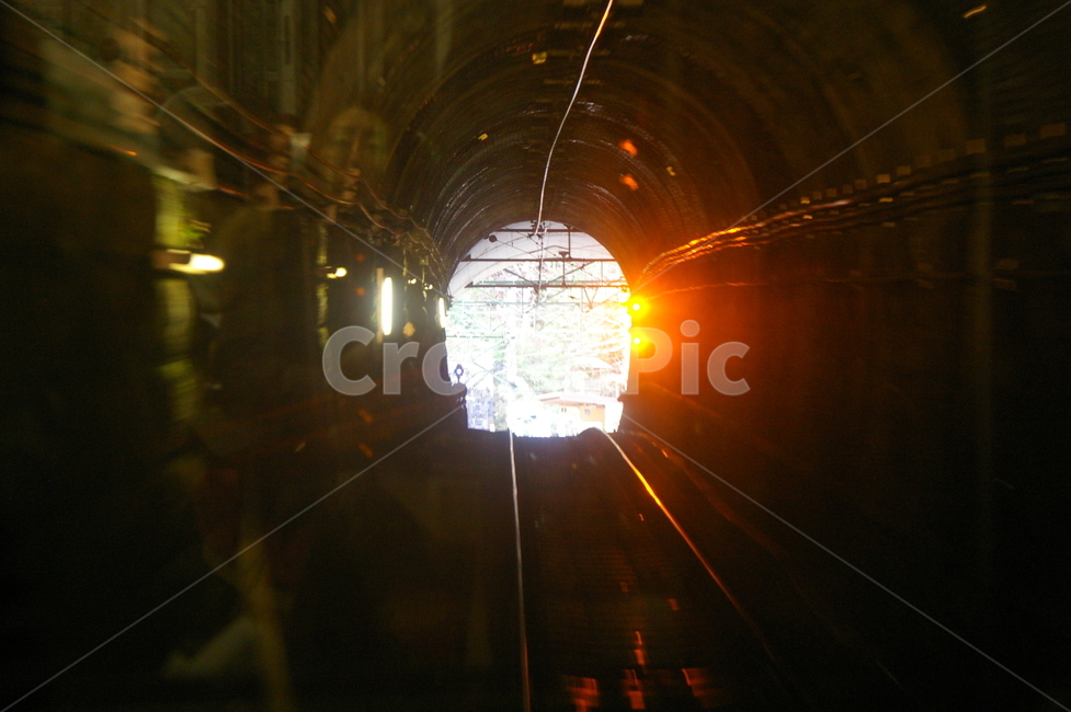 일본,도쿄,동경,철길,풍경,기차,기차안,창밖풍경,light,빛,flare,플레어,터널,감성사진,교통,교통수단,traffic,transportation