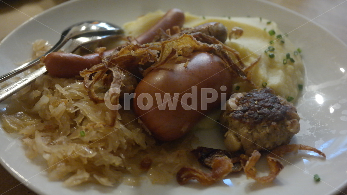 독일소시지,소시지,모둠소시지,sauerkraut,사우어크라우트,메쉬드포테이토,음식,식재료,요리,food,cook,meal,dishes,food reserves