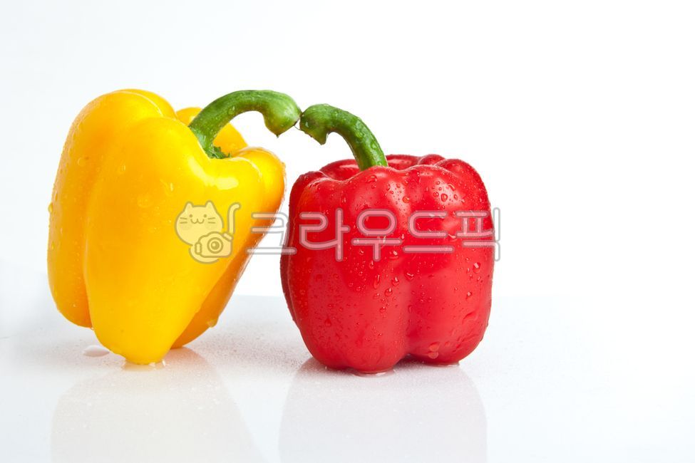 파프리카,야채,식재료,건강,피망,식물,신선함,날것,고추류,빨강,노랑,음식,채소,노란색,디저트,흰색배경,푸드,식자재,요리재료,plant,paprika,vegetables,foodingredients,health,bellpeppers,plants,freshness,peppers,dessert,whitebackground,food,cookingingredients,음식,식재료,요리,food,cook,meal,dishes,food reserves,채소,야채,vegetables