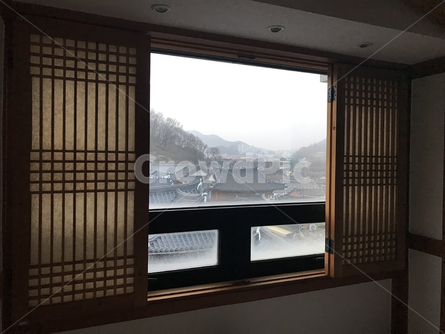 전주,한옥,창문,한국적인것,창호지,한국전통,한국문화,korean traditional,korean culture,건축물,건물외관,exterior,building,structure,architecture,construction