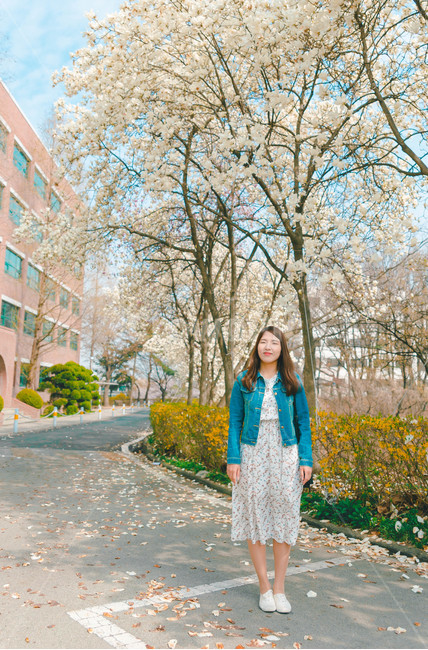 여자,벚꽃,flower,girl,woman,cheeryblossom,portrait,봄,계절,spring,season,사람,인물,인간,human,person,여성,여자,woman,female,lady,sleeve,소매,long sleeve,긴팔