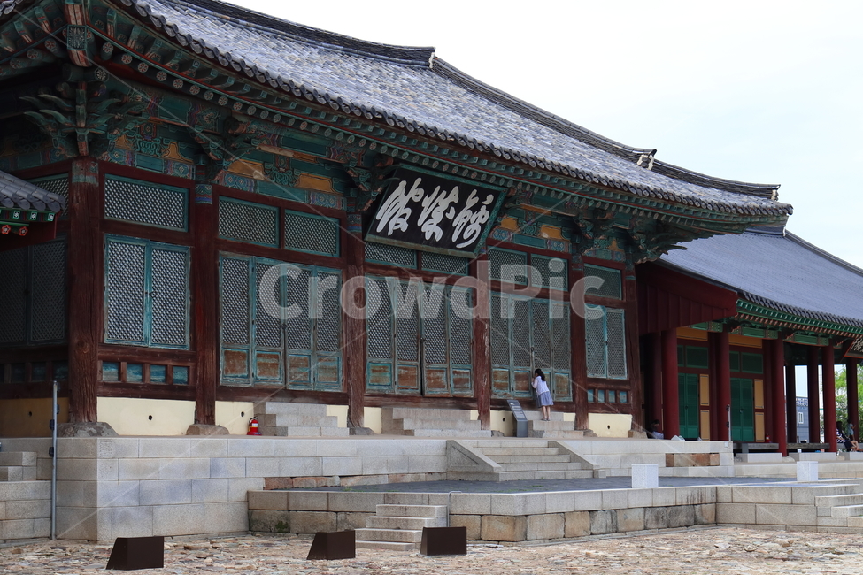 architecture,건축물,building,건물,temple,신전,worship,예배,shrine,신사,pagoda,탑,human,사람,person,인간,나주,금성관,문화재,보물,한옥,전통가옥,관광,관광지,역사,국사,전남,전라남도,여행지,객사,한국전통,한국문화,korean traditional,korean culture,건축물,건물외관,exterior,building,structure,architecture,construction