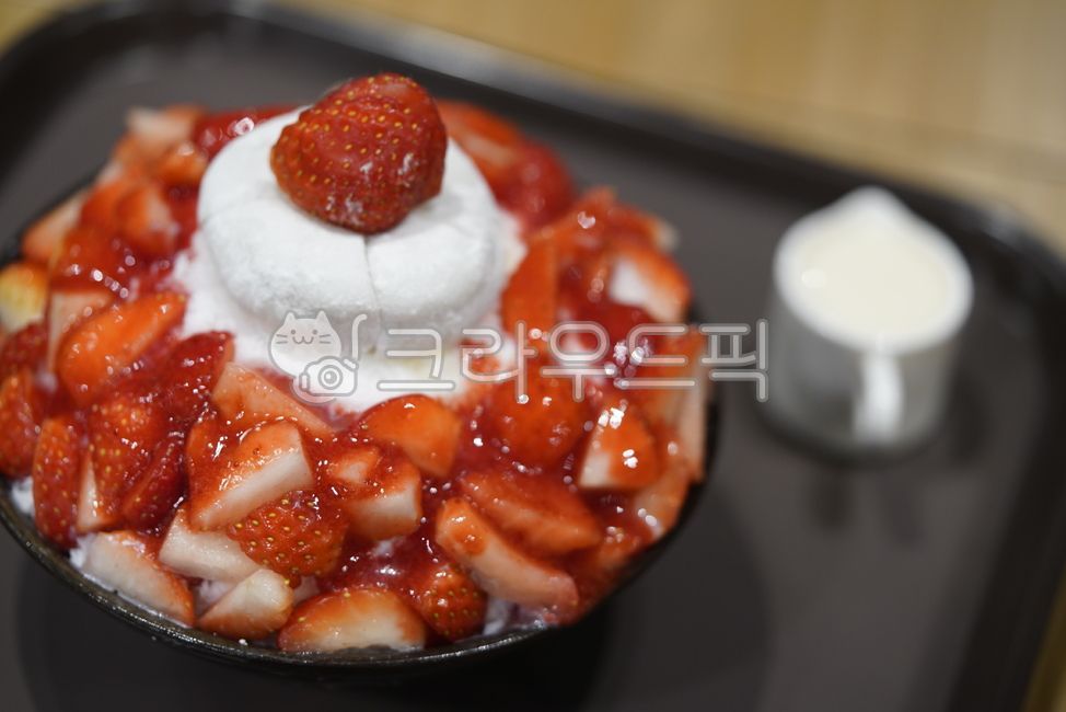 딸기빙수, 과일빙수, 빙수, 디저트, 후식, 사진,이미지,일러스트,캘리그라피 - pb이로작가
