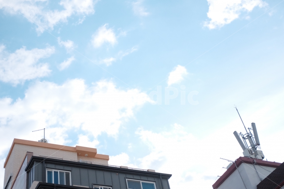 집,하늘,옥탑,구름,하늘색,건축물,건물외관,exterior,building,structure,architecture,construction