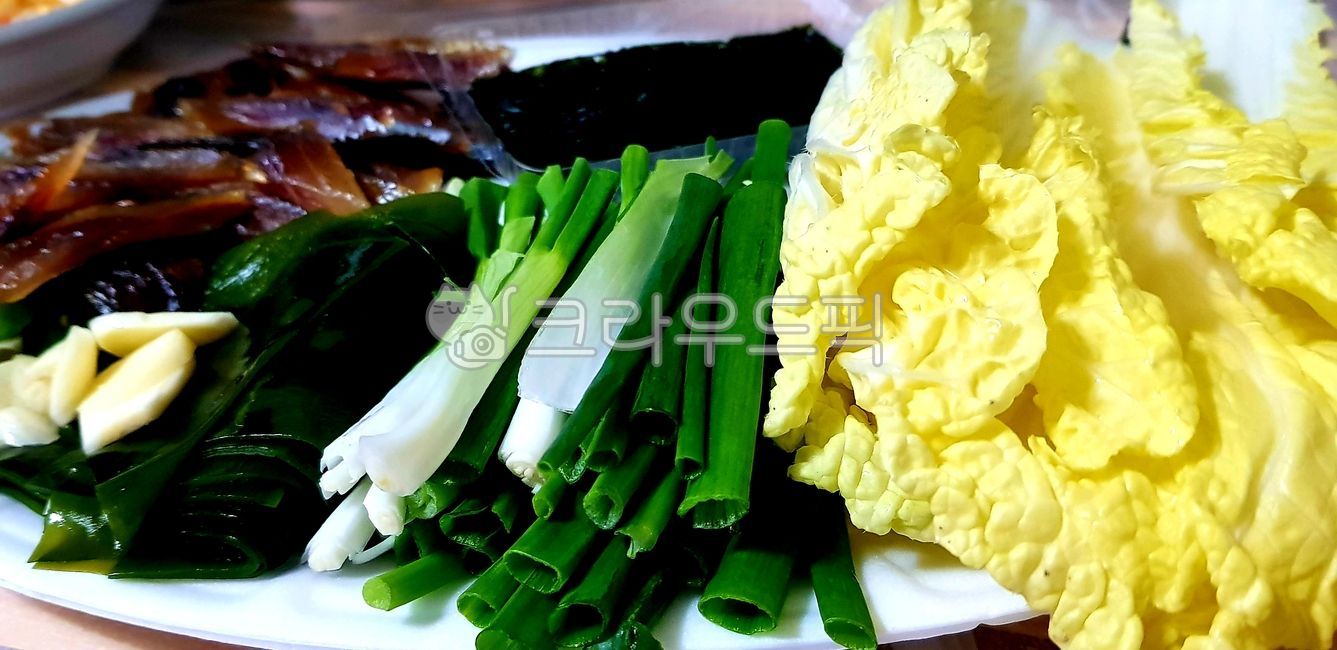 Winter delicacy,garlic,cabbage,Bluebacked fish,herring,green onion,vegetable,Kelp,Gwamegi,dried fish