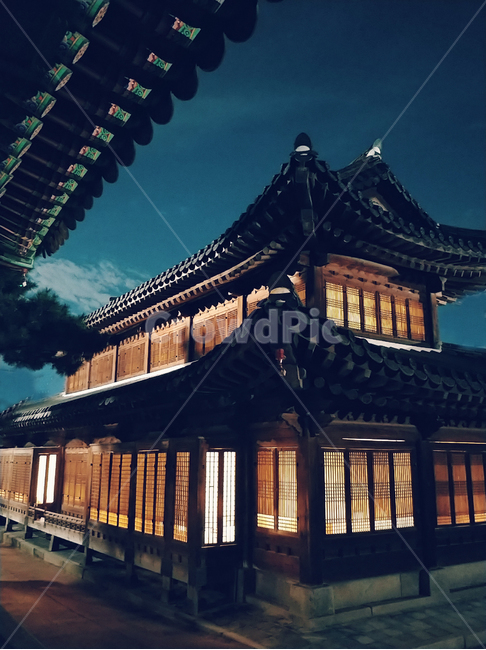 하늘,밤하늘,sky,전통적,traditional,전통,야경,밤,풍경,nightscape,night,landscape,한국전통,한국문화,korean traditional,korean culture,건축물,건물외관,exterior,building,structure,architecture,construction,건물