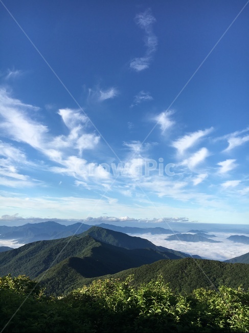 blue sky,Made in Korea,clear sky,summer mountain,Jiri Mountain,ridge,mountain climbing