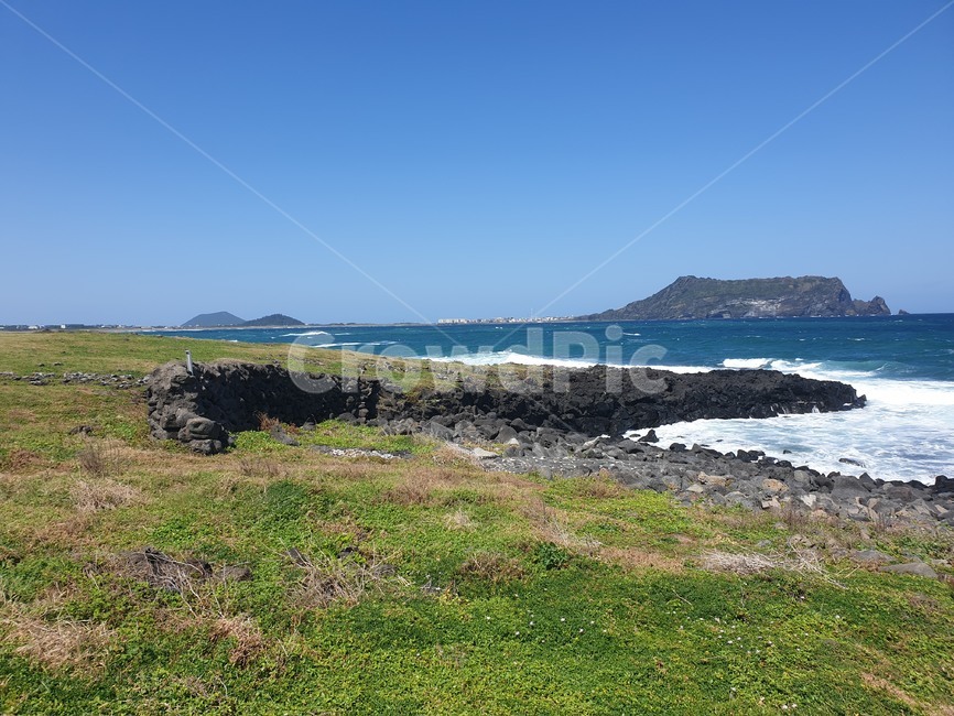 outdoors,옥외,land,땅,nature,water,해안선,shoreline,sea,바다,ocean,promontory,물,자연,해변,바다,beach,sea,제주도,jeju,jeju island
