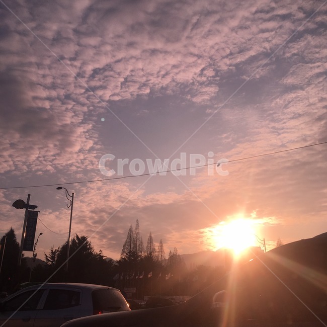 하늘,힐링,구름,노을,햇빛,구름감성,하늘감성,자연,풍경,nature,landscape,flare,플레어,light,빛,car,차,transportation,교통,vehicle,차량,automobile,자동차